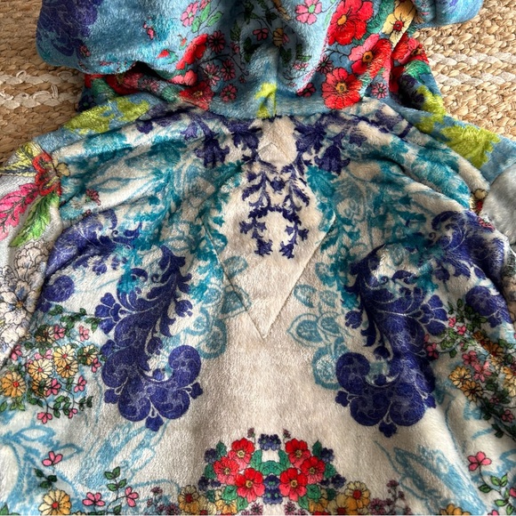 Johnny Was Biya Shellinay Sherpa Jacket with Tote Gift Bag - Picture 15 of 16